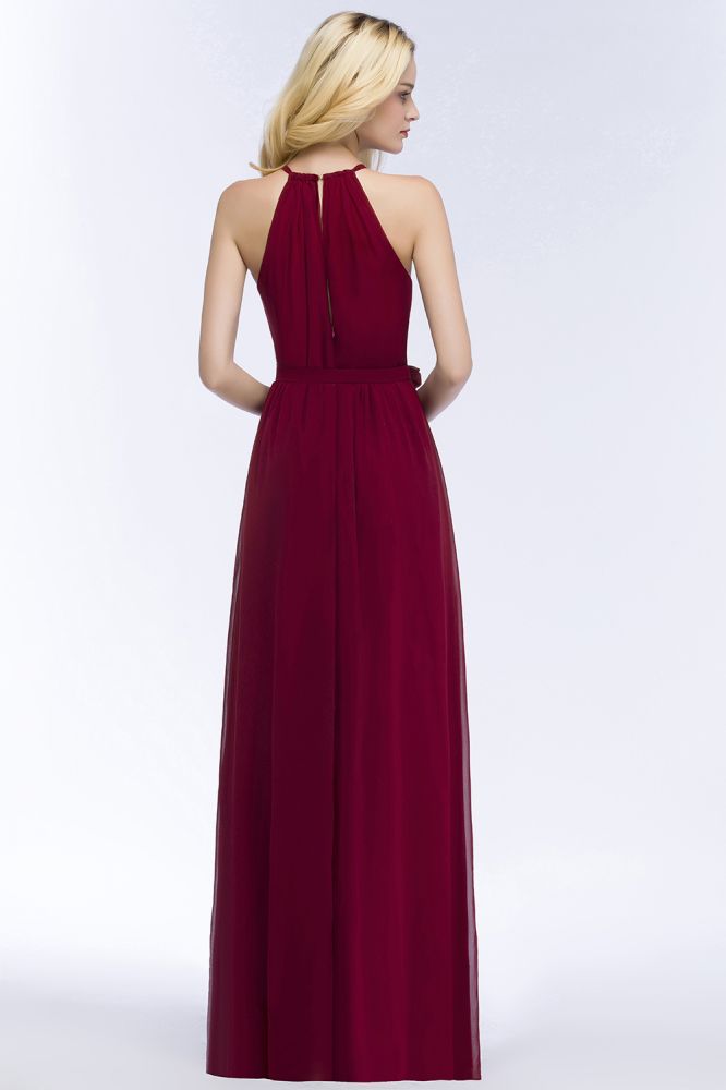 Vestidos de dama de honor burdeos, corte línea A, largos hasta el suelo, con cuello halter y fajín con lazo.