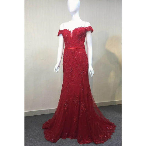 Robe de bal sirène bordeaux en dentelle et perles, épaules dénudées 