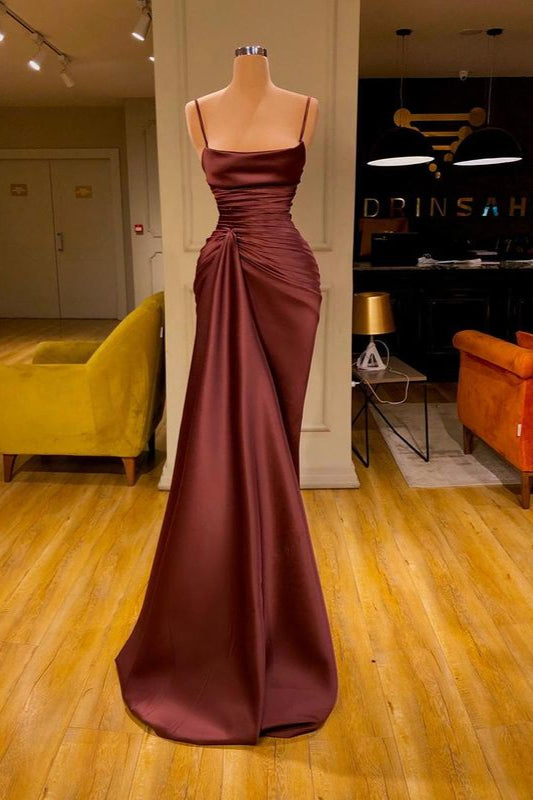 Robe de bal bordeaux sirène à volants et bretelles spaghetti longues