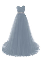 Robe de bal bordeaux en tulle, coupe trapèze, décolleté cœur