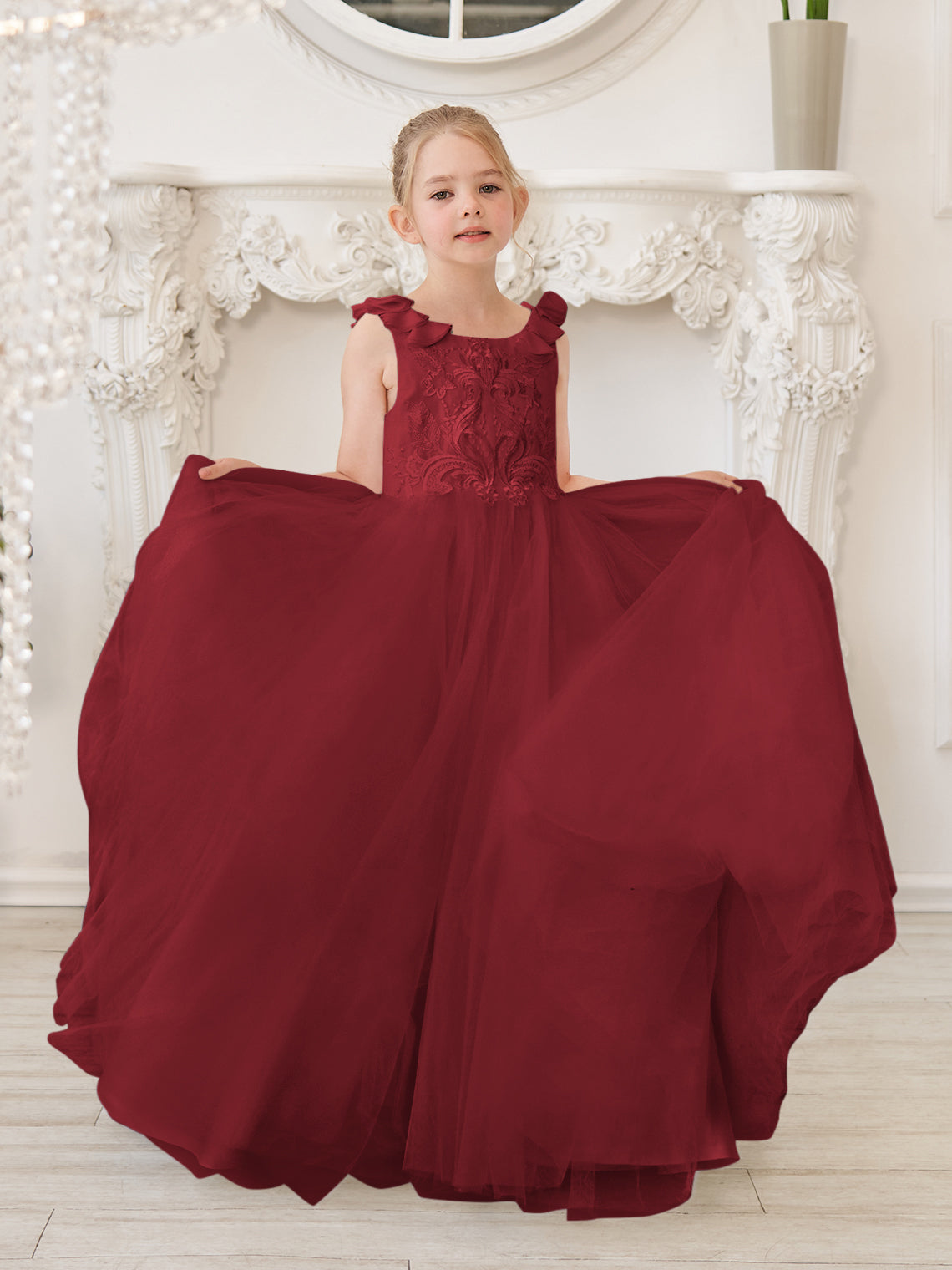 Elegante vestido blanco de tul para niña de las flores con cola corta 