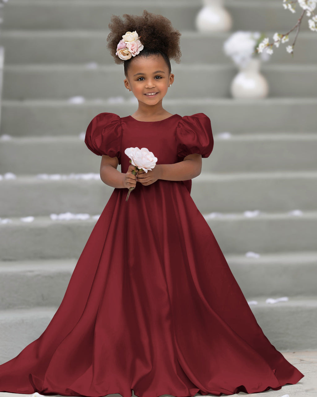 Vestido de niña de las flores con mangas abullonadas, lazo, botones en la espalda y cola de barrido 