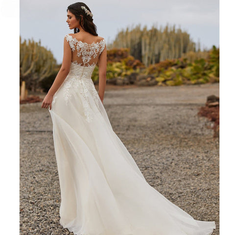 Robes de mariée simples en forme de A 2023, décolleté en V sexy, sans manches, applications de dentelle, traîne balayée, robes de mariée boutonnées au dos 