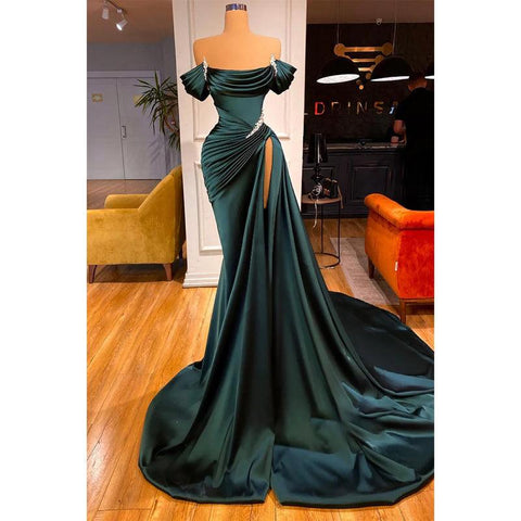 Robe de soirée longue à bretelles spaghetti et perles en imitation cuir avec fente latérale