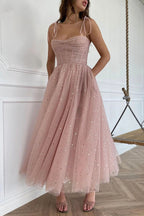 Vestido de fiesta de corte A con tirantes finos, color rosa pálido y largo hasta la rodilla