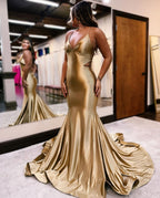 Elegantes vestidos largos de sirena con escote en V y espalda descubierta para bailes de graduación