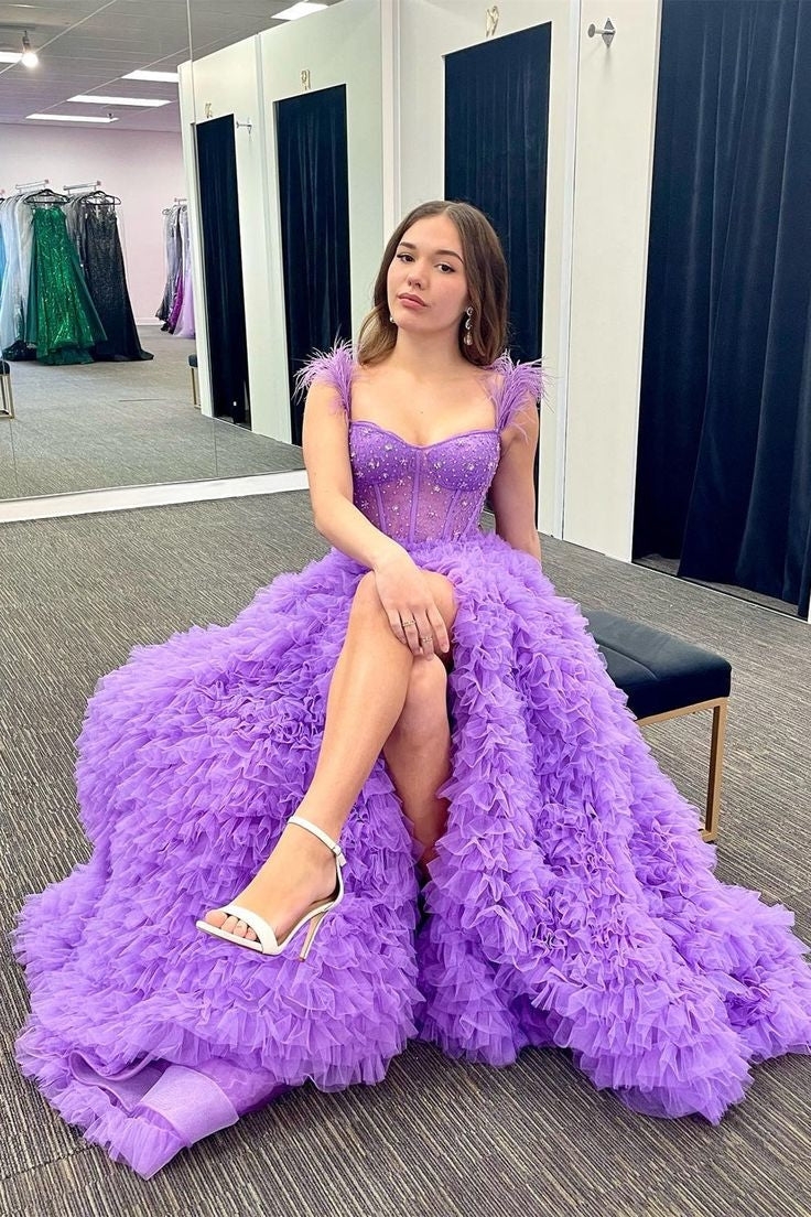 Vestido largo de fiesta de tul con escote corazón y corte en A, con abertura.