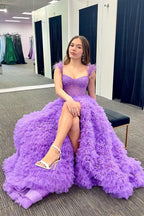 Vestido largo de fiesta de tul con escote corazón y corte en A, con abertura.