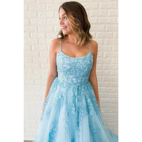 Robe de bal longue trapèze en tulle bleu ciel avec appliques 