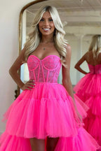 Vestido de graduación rosa fucsia con corsé, corte asimétrico, escote corazón y apliques, estilo línea A.