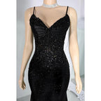 Vestido de fiesta de noche con lentejuelas y escote en V, estilo sirena, glamuroso y dramático, con tirantes finos