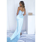 Robe de soirée longue froncée à bretelles spaghetti et fente 