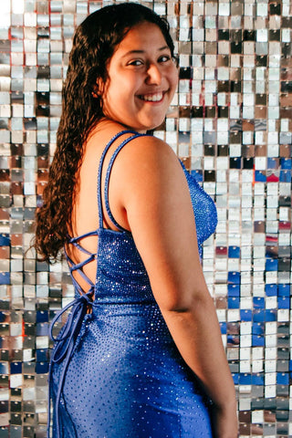 Robe fourreau bleue à perles grande taille pour les fêtes