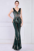 Robe de bal abricot doré à décolleté plongeant en V