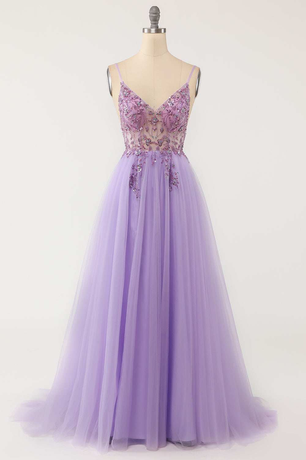 Robe de bal en tulle ornée de perles légères