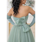 Robe de mariée longue trapèze en tulle froncé à paillettes et sans bretelles
