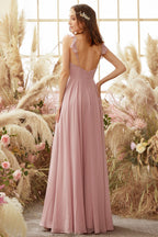 Robe de demoiselle d'honneur en mousseline rose poudré à fines bretelles spaghetti
