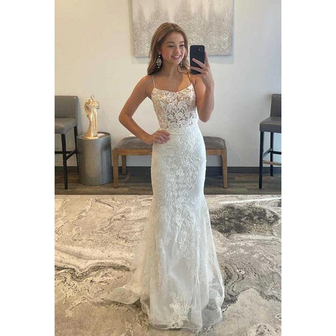 Robe de bal longue fourreau en tulle et dentelle à bretelles spaghetti