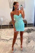 Robe fourreau bustier cœur corset léger avec appliques pour bal de promo