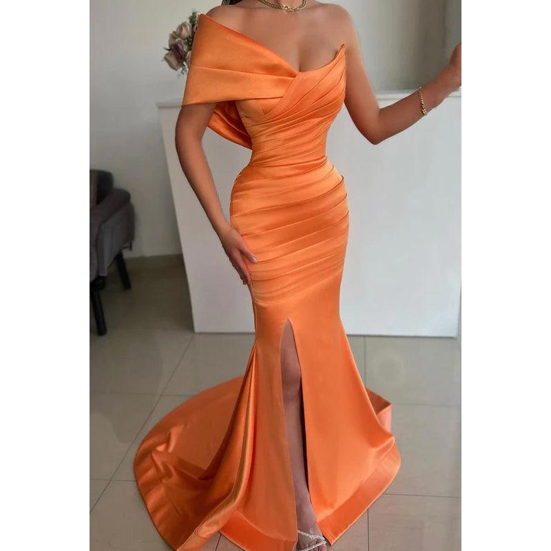 Robe de soirée longue sirène simple à une épaule sans manches en satin froncé