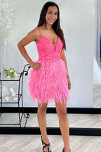 Vestido ajustado de lentejuelas para baile de bienvenida con plumas
