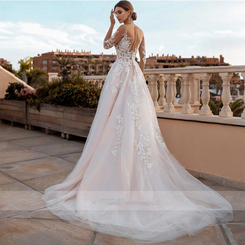 Robe de mariée bohème sexy en dentelle illusion à manches transparentes et applications, collection 2022 