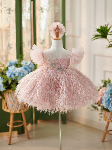 Vestido de bebé niña con elegantes adornos de mariposas rosas 