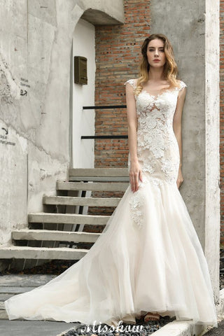 Vestido de novia corte sirena con encaje y mangas casquillo, blanco/marfil, estampado floral.