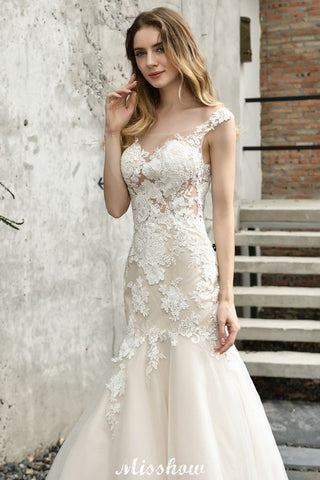 Vestido de novia corte sirena con encaje y mangas casquillo, blanco/marfil, estampado floral.