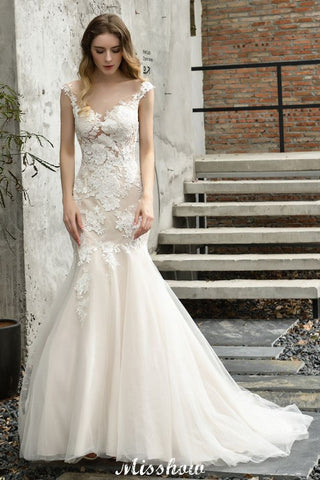 Vestido de novia corte sirena con encaje y mangas casquillo, blanco/marfil, estampado floral.