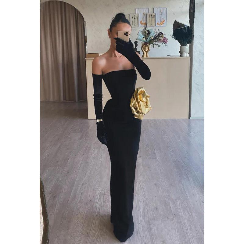 Vestido de fiesta de noche con mangas largas, corte tubo/columna y hombros descubiertos, con flores