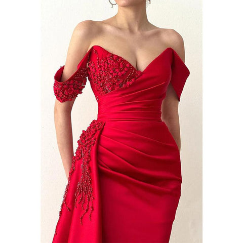 Vestido de noche largo de satén rojo con hombros descubiertos y cuentas 