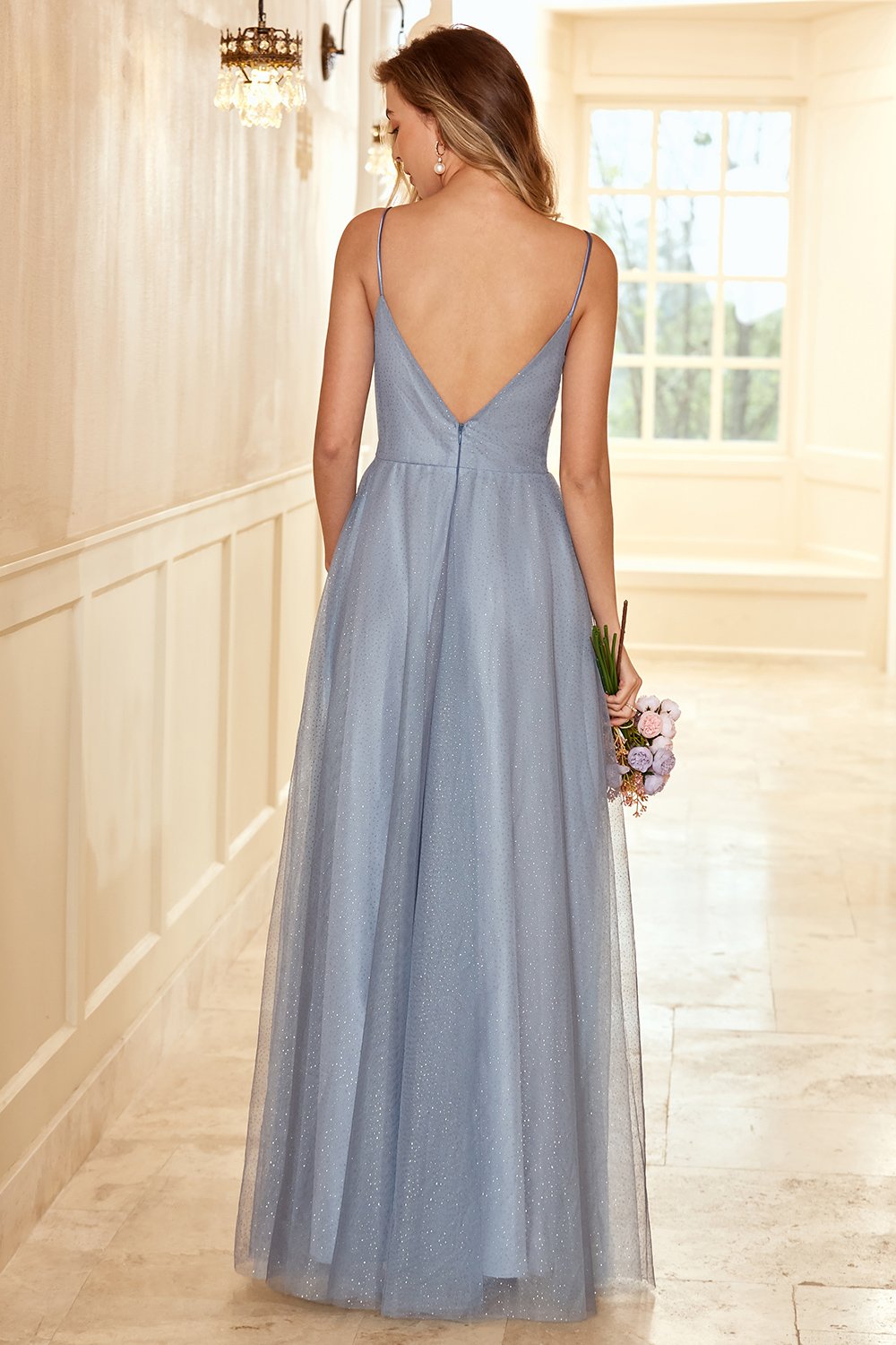 Vestido largo de dama de honor gris y azul con tirantes finos y corte en A