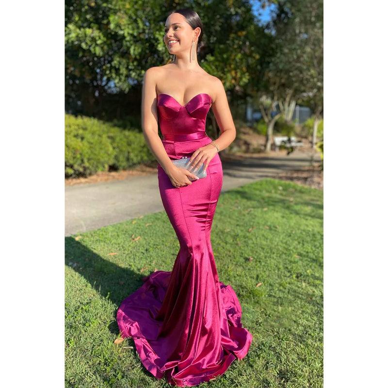 Robe de bal sirène longue en satin élastique à col en cœur 