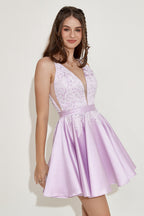 Vestido de fiesta de bienvenida de satén morado con cuentas y apliques