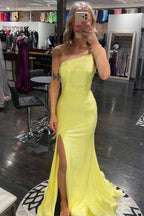 Vestido de fiesta de sirena con lentejuelas, un solo hombro y abertura