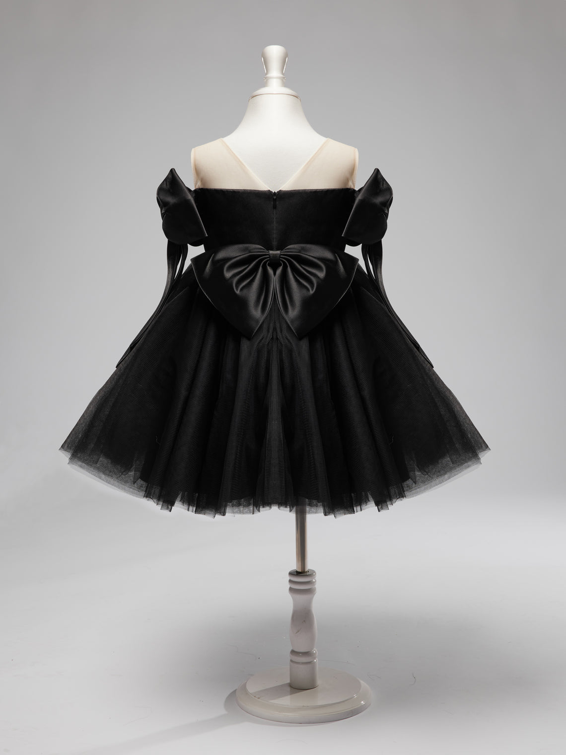 Vestido de tul negro hasta la rodilla con hombros descubiertos para bebé niña 