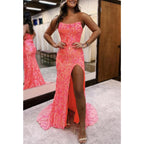 Robe de soirée bustier à paillettes et perles avec fente latérale 