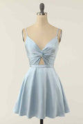 Vestido corto de fiesta plisado con escote en V, nudo retorcido y corte en A Y1866