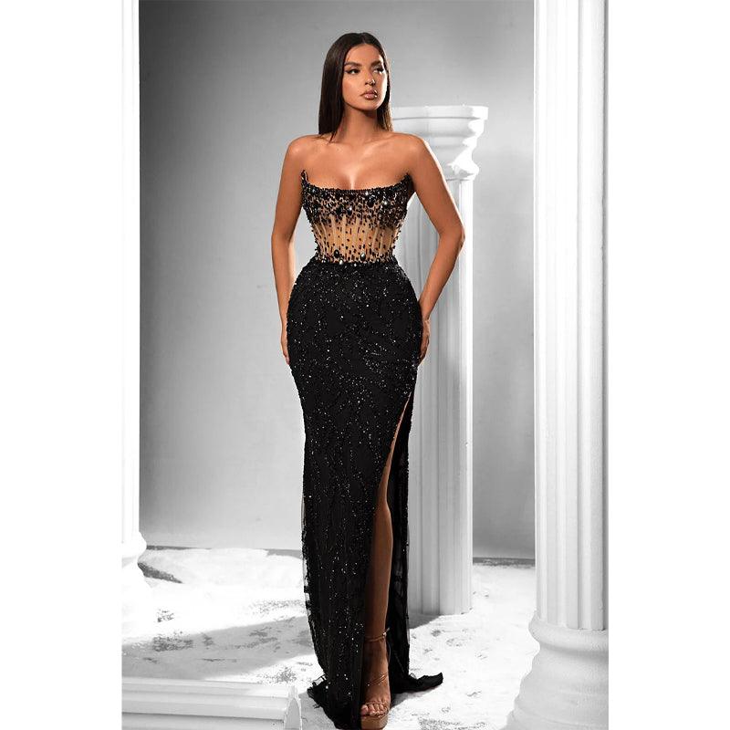 Vestido de fiesta largo negro con cuentas y sin tirantes