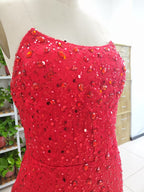 Alcyone | Vestidos de fiesta de sirena con lentejuelas rojas, escote redondo y abertura F1065