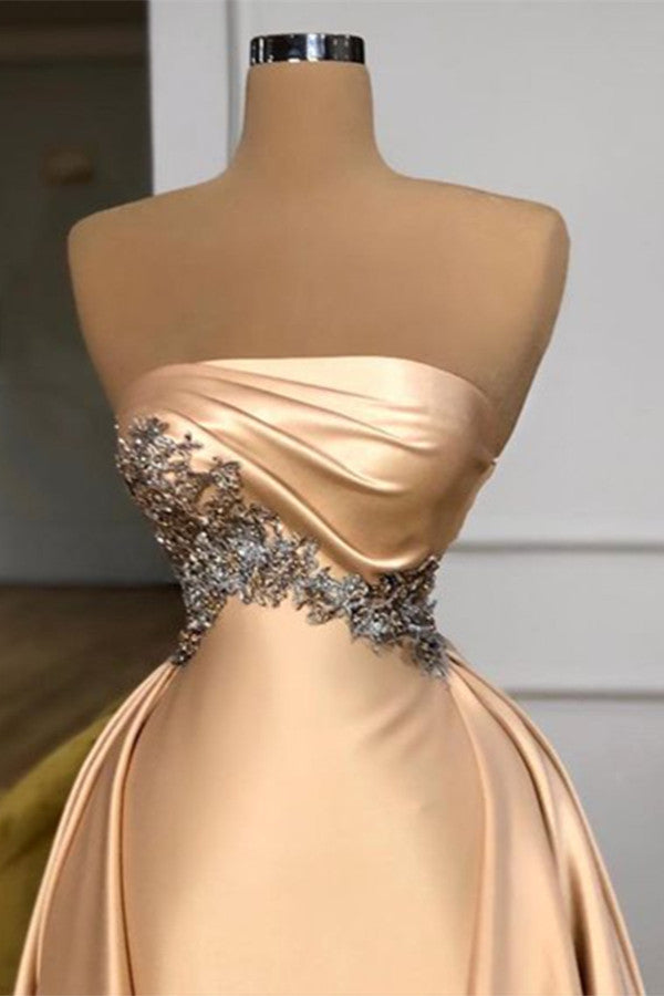 Robe de bal longue champagne avec surjupe et cristaux, sans bretelles