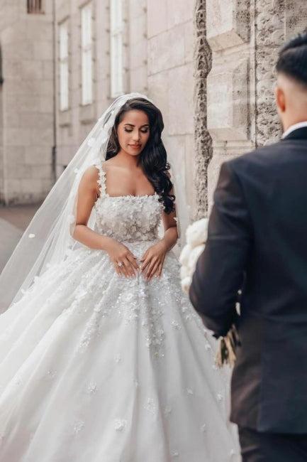 Robe de bal charmante en dentelle carrée sans manches, robe de mariée blanche avec appliques