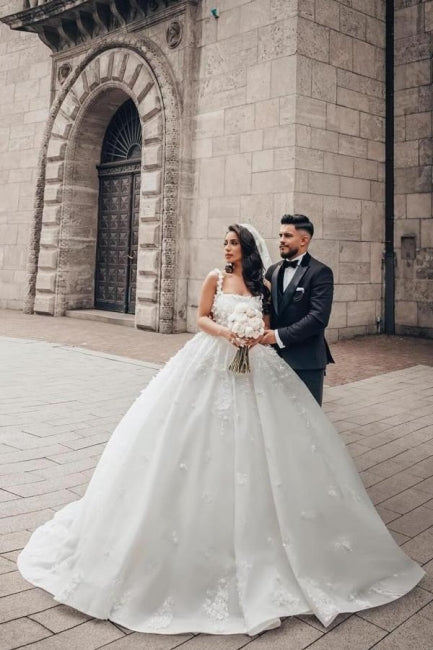 Robe de bal charmante en dentelle carrée sans manches, robe de mariée blanche avec appliques
