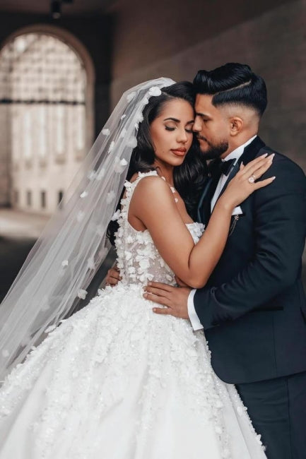 Robe de bal charmante en dentelle carrée sans manches, robe de mariée blanche avec appliques