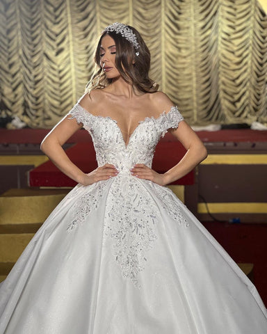 Encantador vestido de novia largo hasta el suelo, corte en A, de satén, con hombros descubiertos y volantes