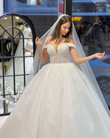 Encantador vestido de novia largo hasta el suelo, escote corazón, hombros descubiertos, corte en A, encaje y lentejuelas