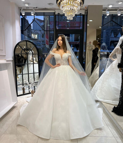 Encantador vestido de novia largo hasta el suelo, escote corazón, hombros descubiertos, corte en A, encaje y lentejuelas