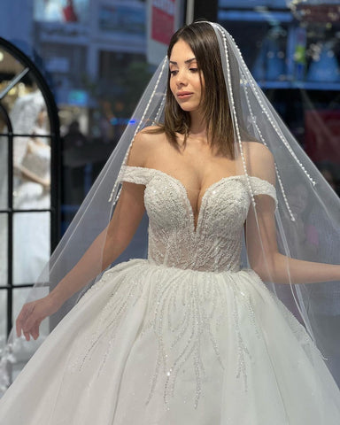 Encantador vestido de novia largo hasta el suelo, escote corazón, hombros descubiertos, corte en A, encaje y lentejuelas
