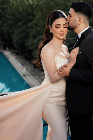 Encantador vestido de novia largo de sirena sin tirantes con lentejuelas y perlas